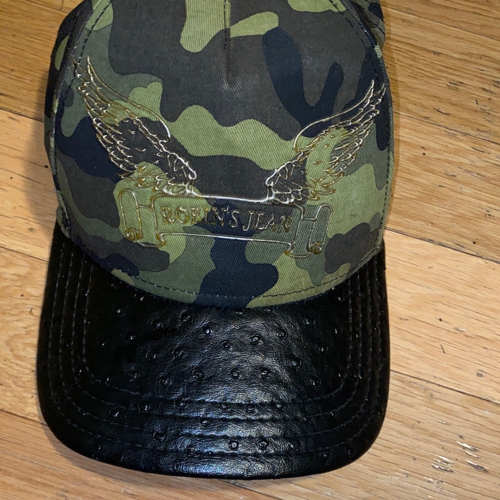 Robin's Jean Green Camouflage and Black Hat